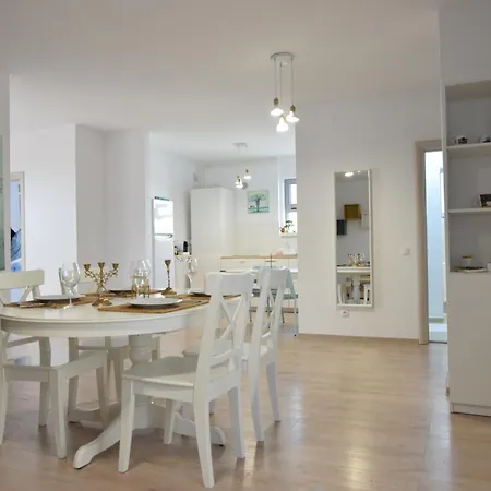 Mango 65 - Sara Sea View *